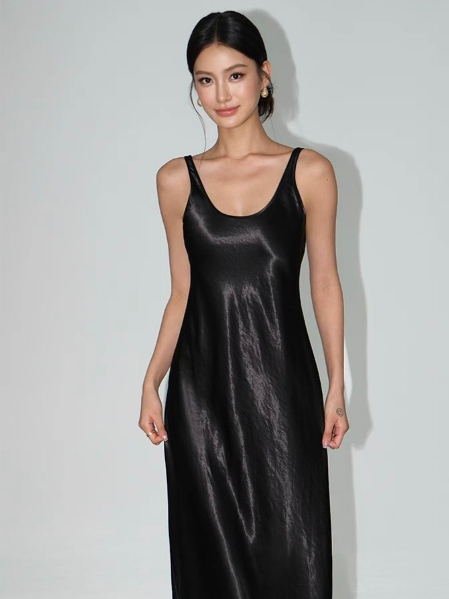 Wanetta Scoop Neck Satin Dress