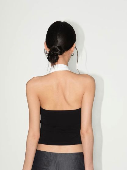 Vaeh Contrast Halter Sweetheart Knit Top
