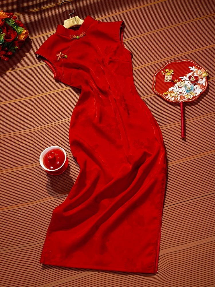 Lu Bo Sleeveless Cheongsam
