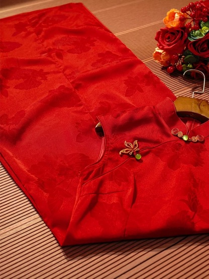 Lu Bo Sleeveless Cheongsam