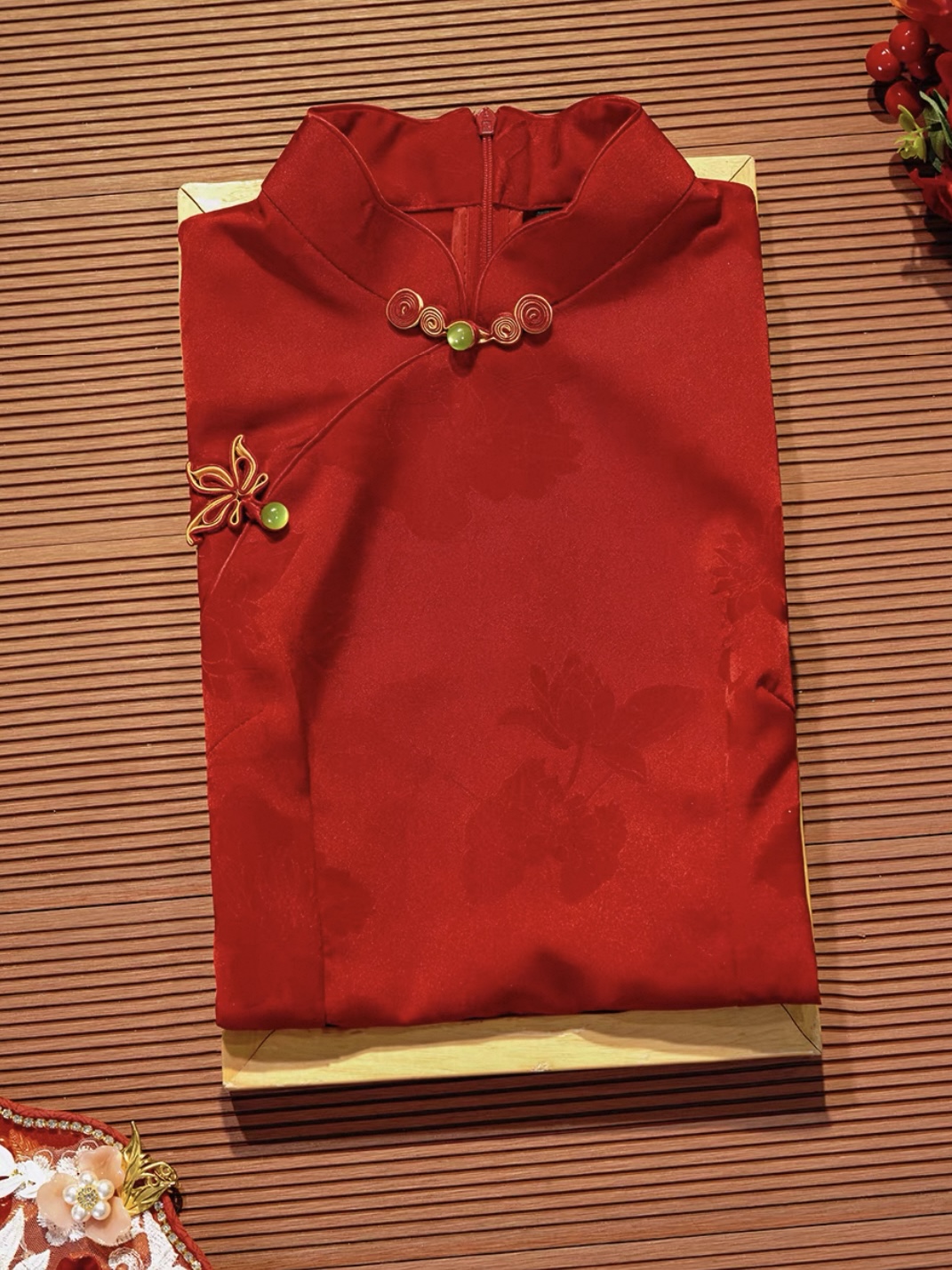 Lu Bo Sleeveless Cheongsam