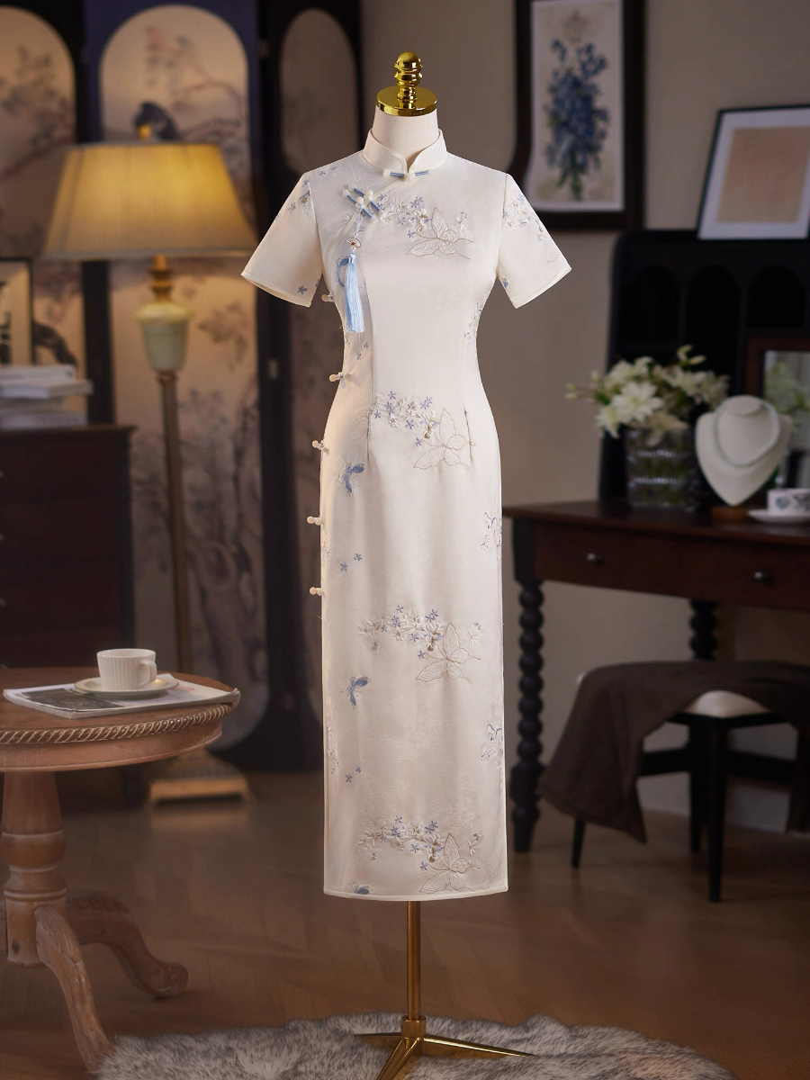 Lu Lan Floral Cheongsam
