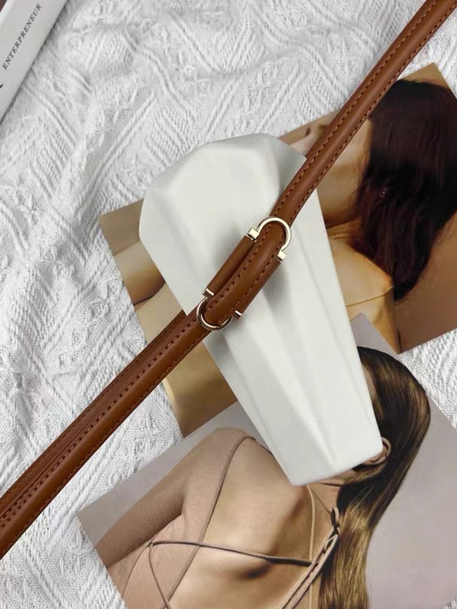 Robbie Belt-The Black Bow-