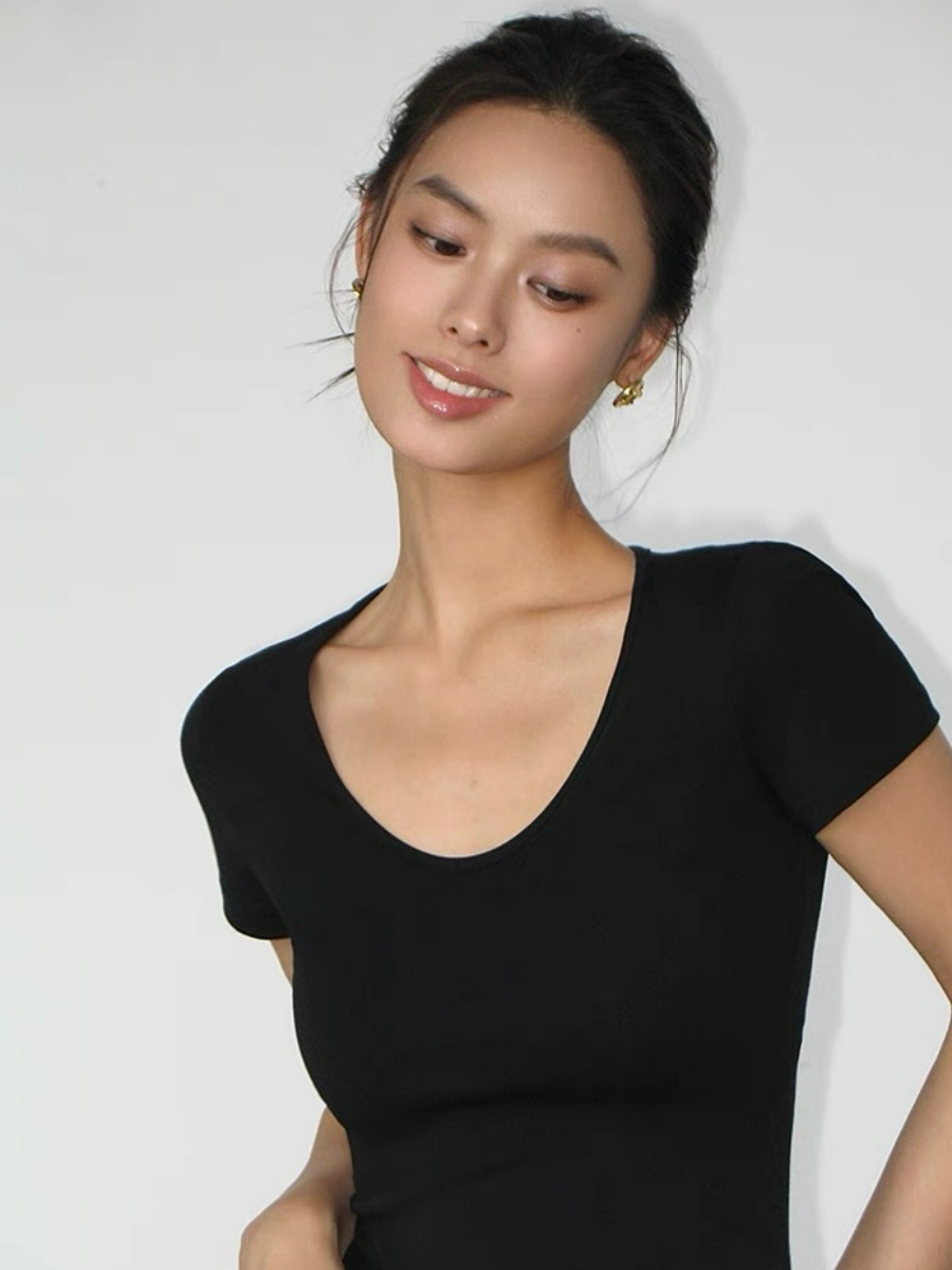Wandy Scoop Neck Top
