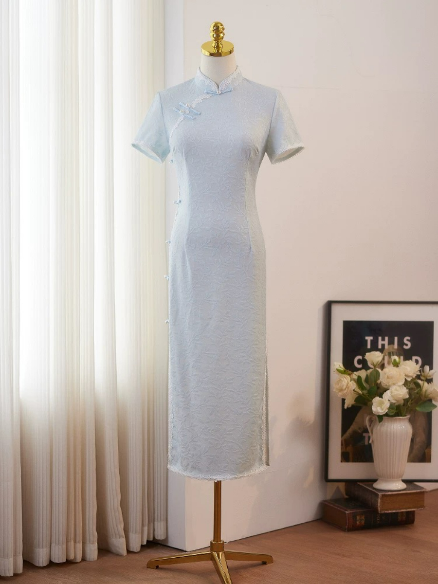 Lu Bing Straight Cut Cheongsam