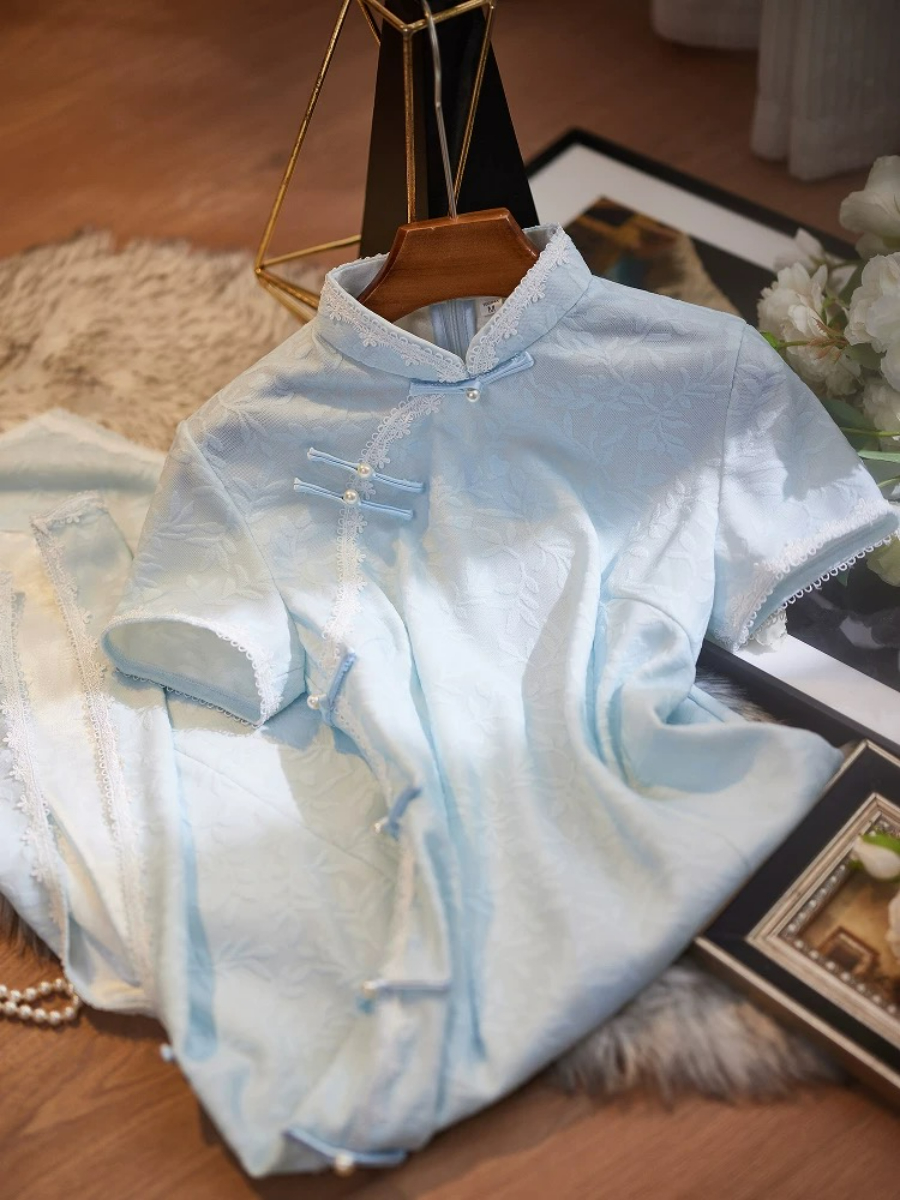 Lu Bing Straight Cut Cheongsam