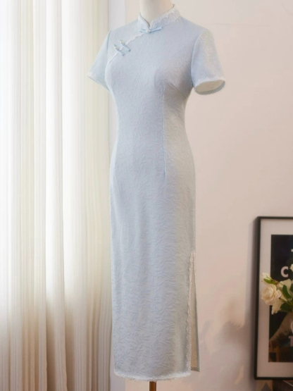 Lu Bing Straight Cut Cheongsam