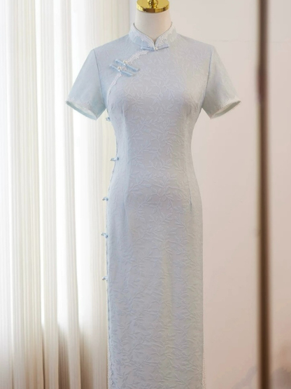 Lu Bing Straight Cut Cheongsam
