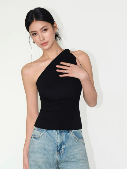 Wyster One Shoulder Knit Top