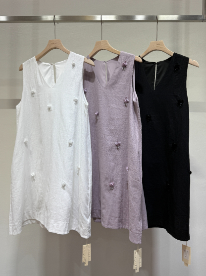 Charm Sequin Floral V-Neck Shift Dress (DR110)