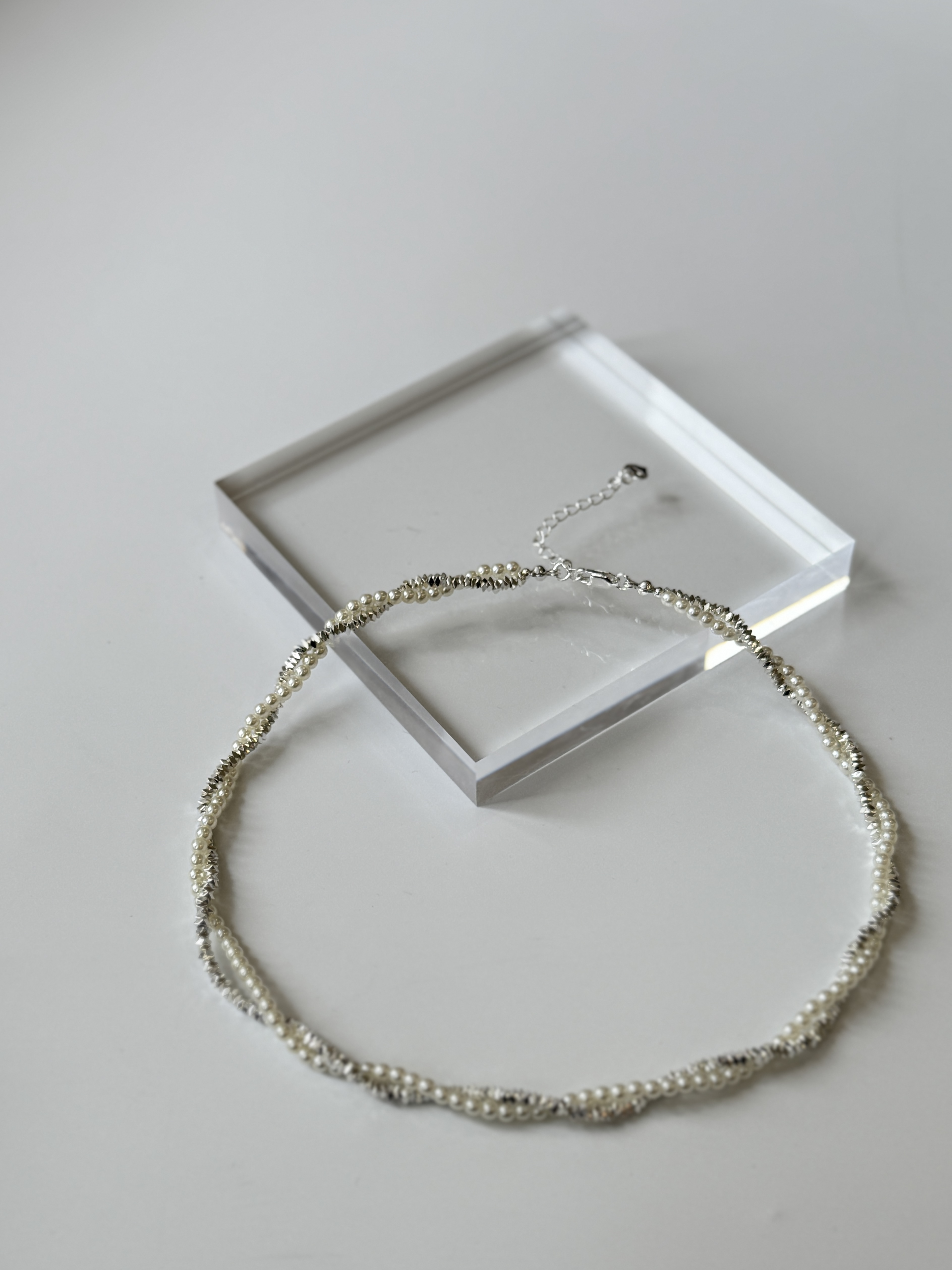 Min-Seo Double Layer Pearly & Shimmering Necklace