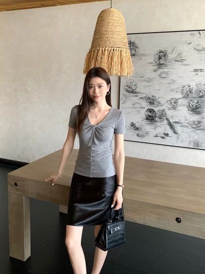 Derry Textured Satin Skirt