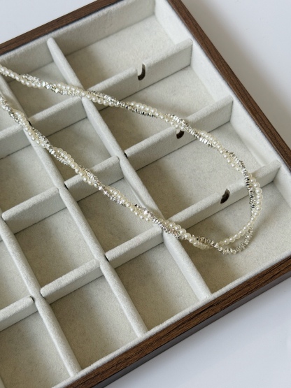 Min-Seo Double Layer Pearly & Shimmering Necklace