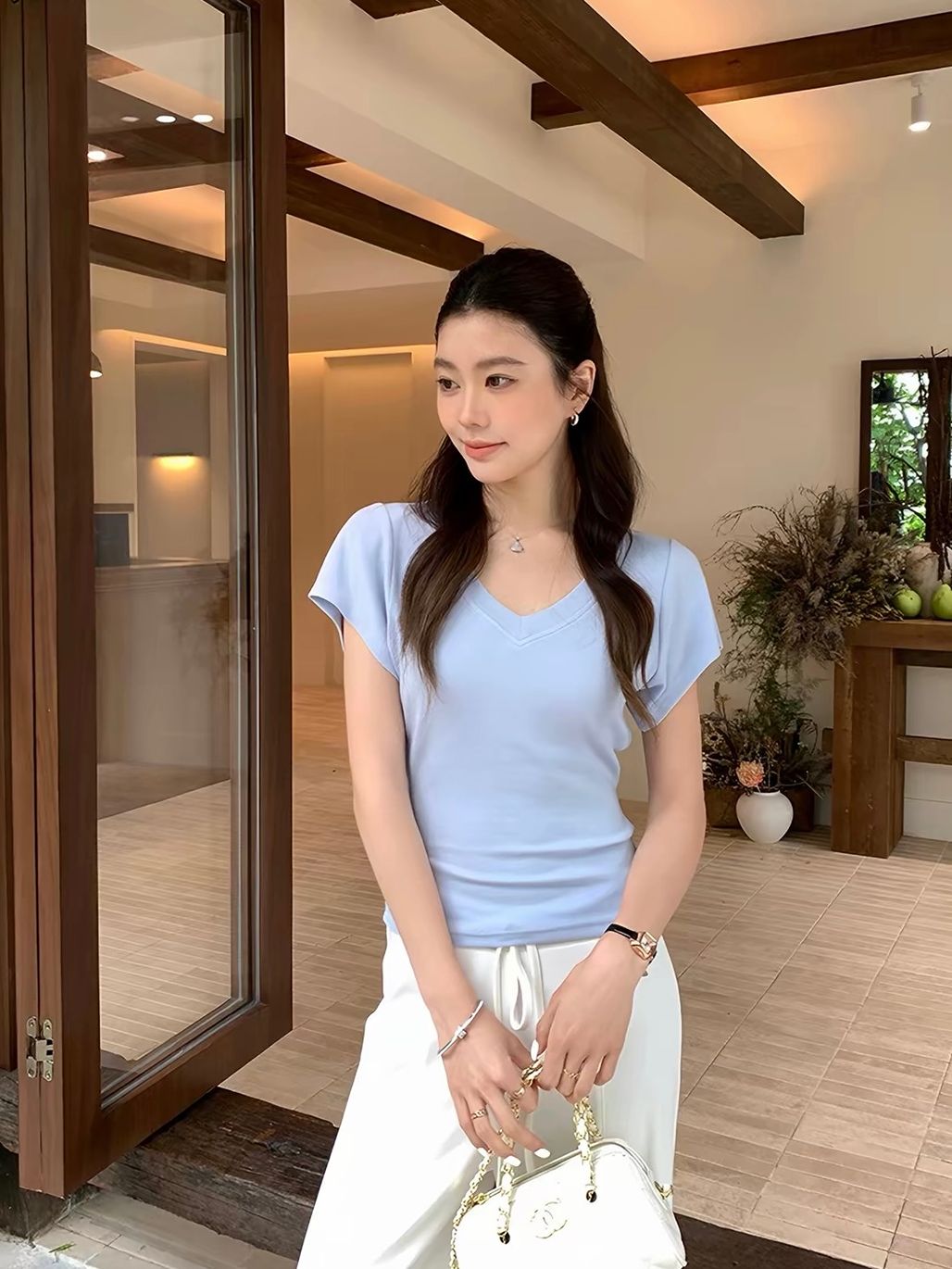 Darcy V-Neck Extended-Sleeve Fitted Top