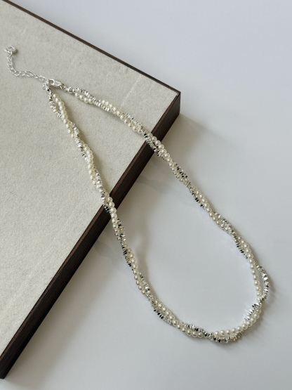 Min-Seo Double Layer Pearly & Shimmering Necklace