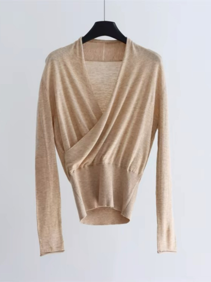 Eabha V-Collage Long Sleeve Top-The Black Bow-