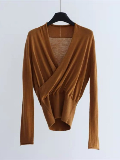 Eabha V-Collage Long Sleeve Top-The Black Bow-