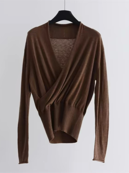 Eabha V-Collage Long Sleeve Top-The Black Bow-