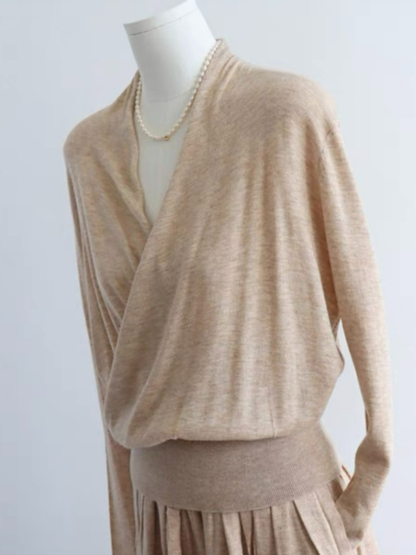 Eabha V-Collage Long Sleeve Top-The Black Bow-
