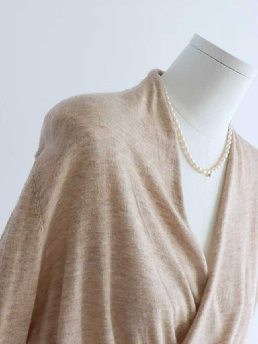 Eabha V-Collage Long Sleeve Top-The Black Bow-