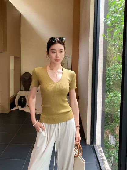 Daelyn V-Neck Lyocell Top