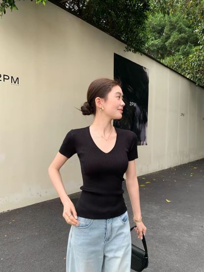 Daelyn V-Neck Lyocell Top