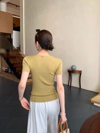 Daelyn V-Neck Lyocell Top