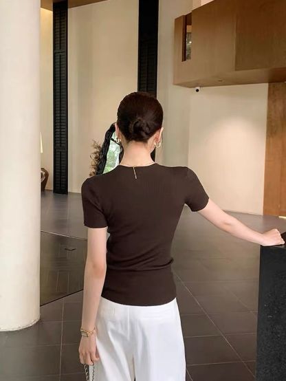 Daelyn V-Neck Lyocell Top