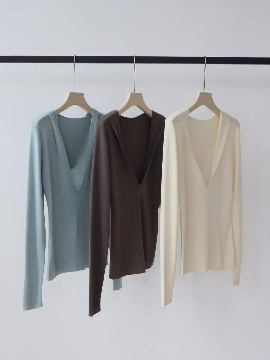 Eliza Deep V Knit Hoodie-The Black Bow-