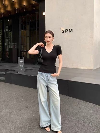 Daelyn V-Neck Lyocell Top