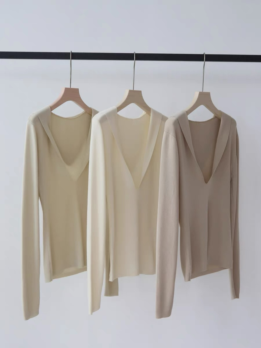 Eliza Deep V Knit Hoodie-The Black Bow-