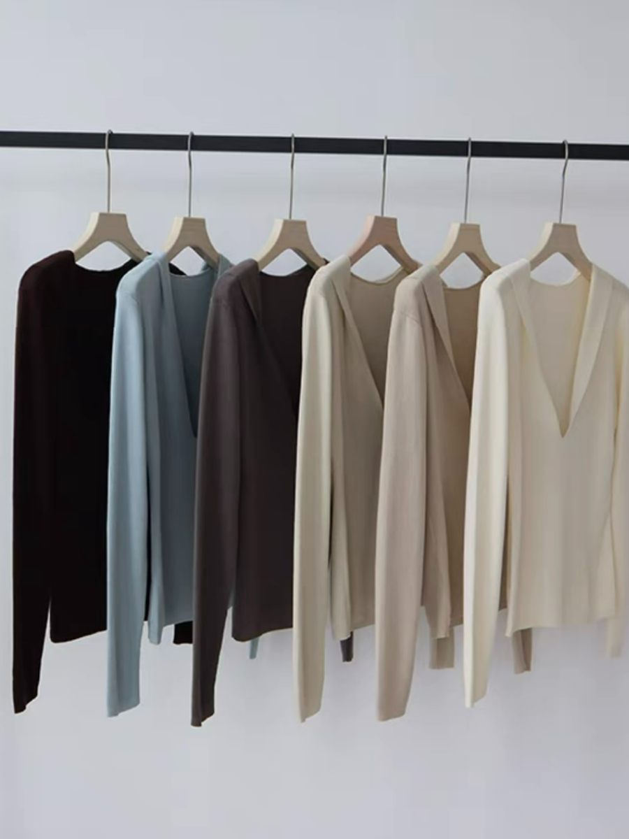 Eliza Deep V Knit Hoodie-The Black Bow-