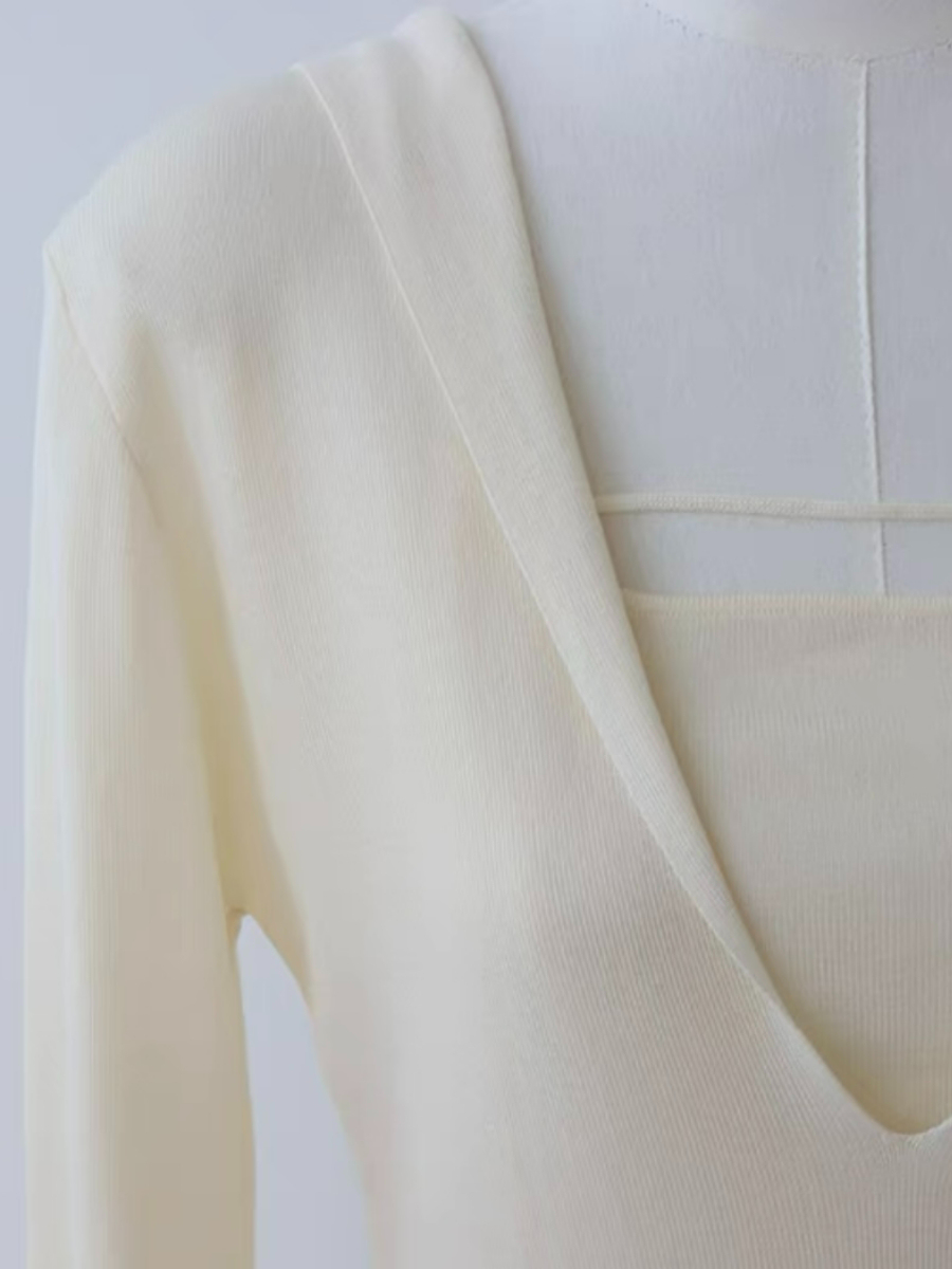 Eliza Deep V Knit Hoodie-The Black Bow-