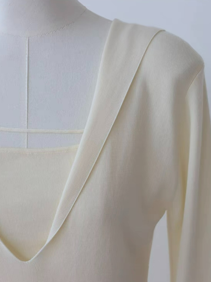 Eliza Deep V Knit Hoodie-The Black Bow-