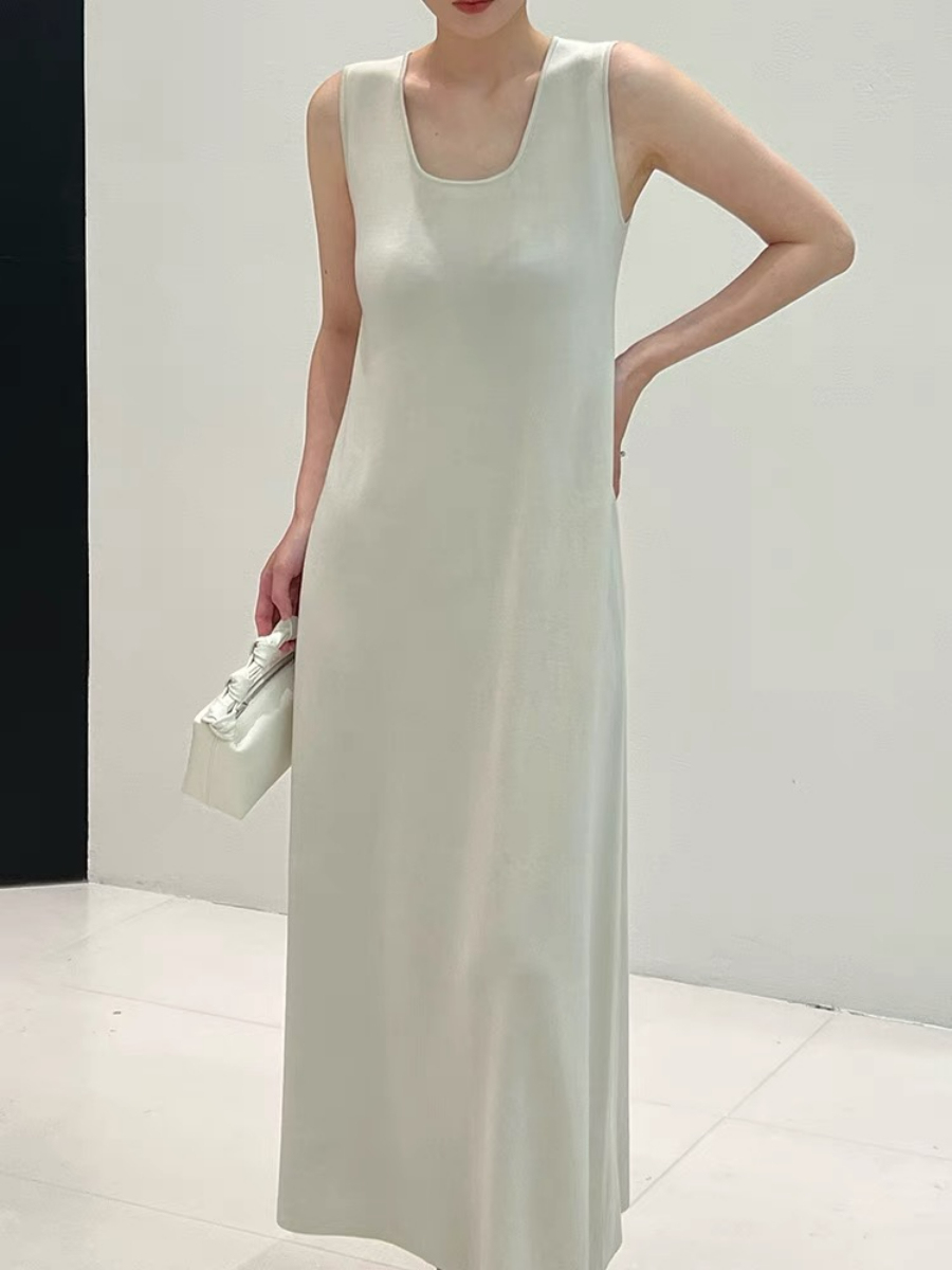 Erica Round Neck Maxi Dress-The Black Bow-