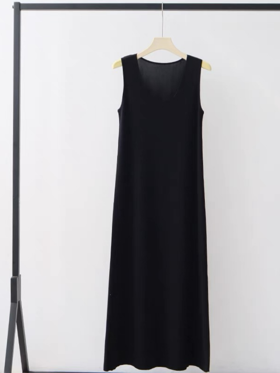 Erica Round Neck Maxi Dress-The Black Bow-