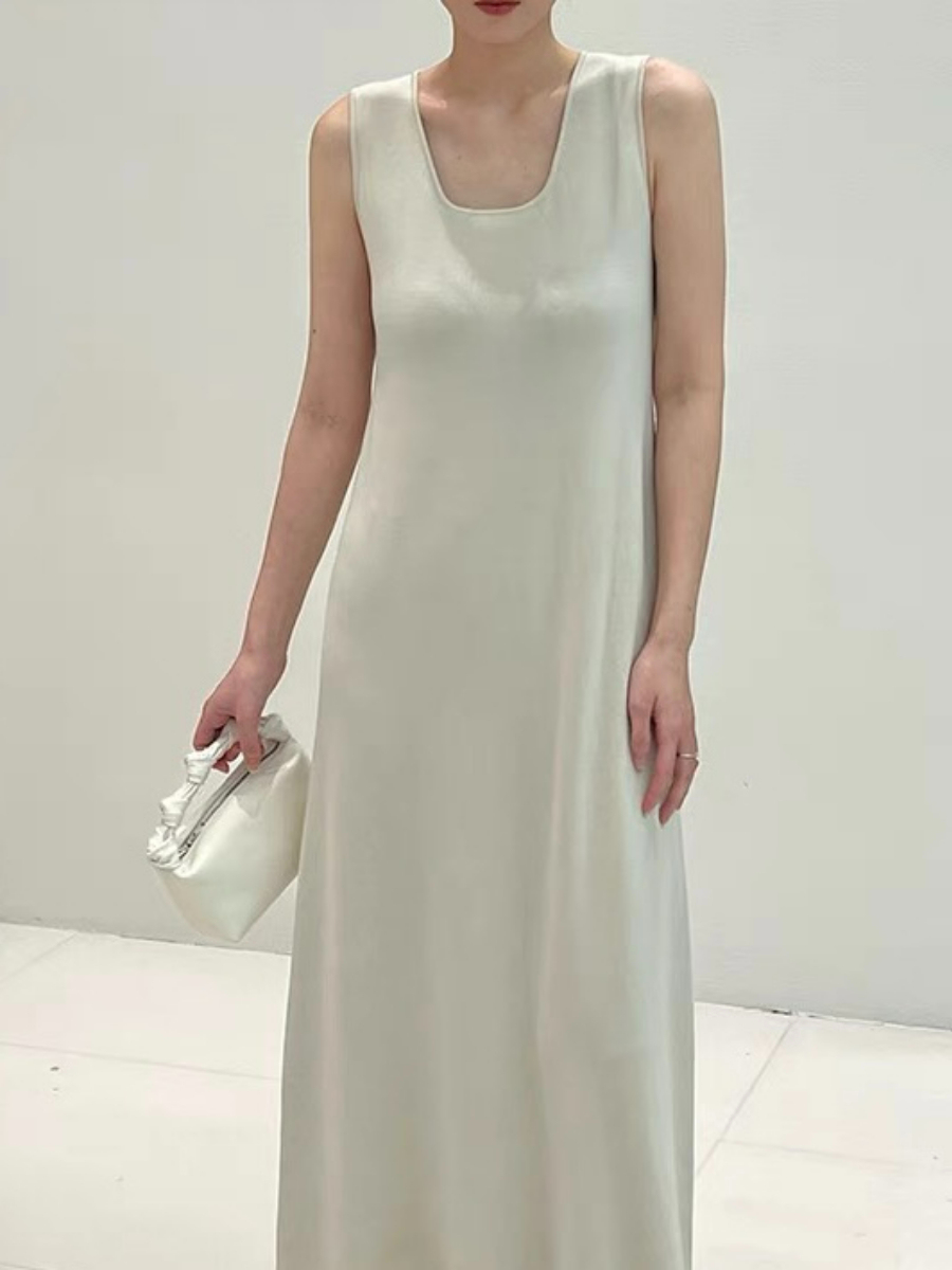 Erica Round Neck Maxi Dress-The Black Bow-