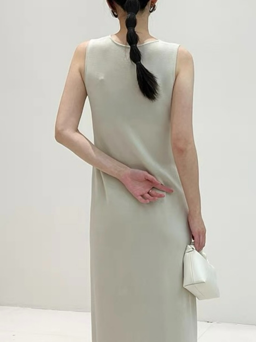 Erica Round Neck Maxi Dress-The Black Bow-