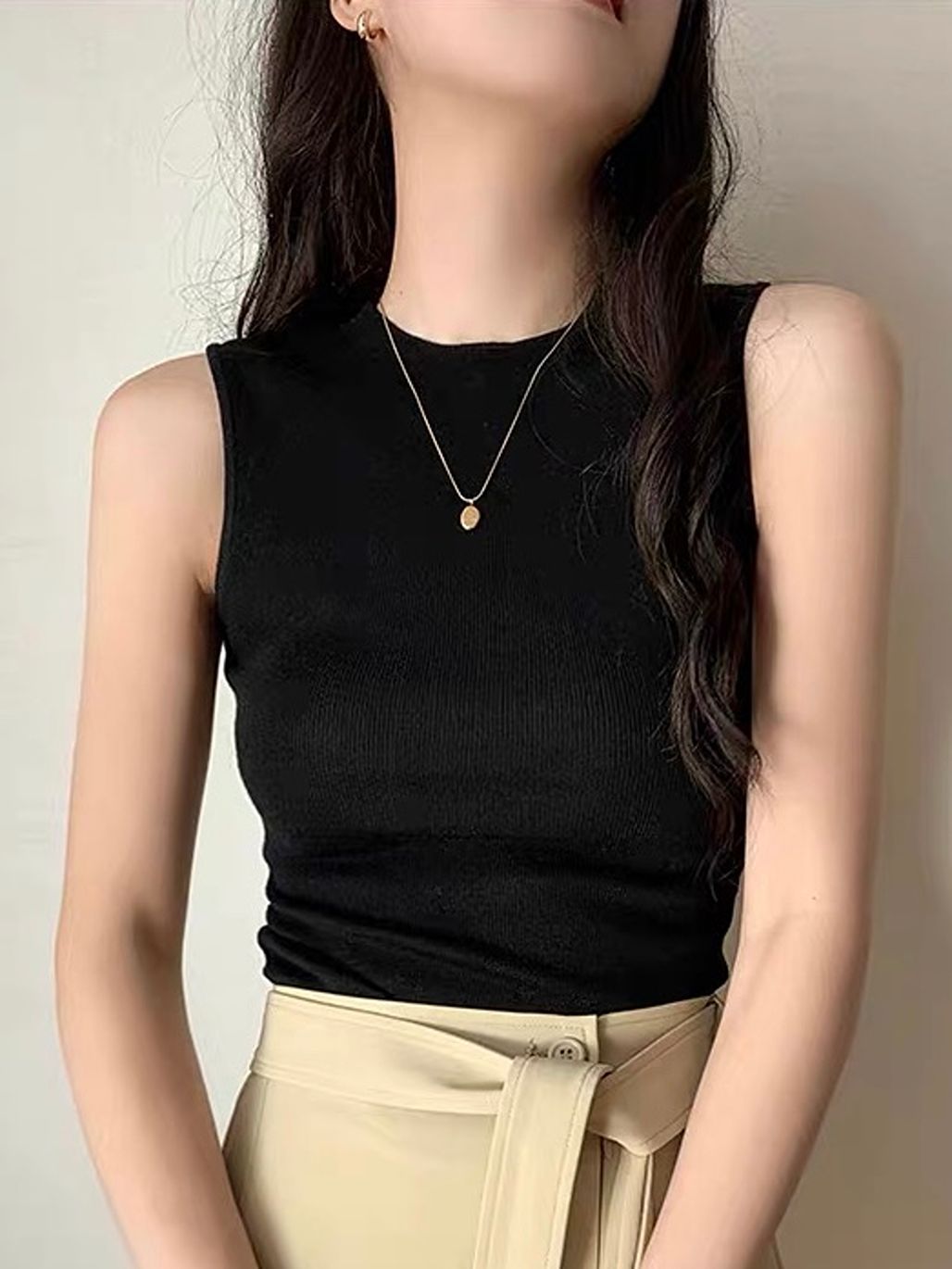 Dru Crew Neck Knit Top