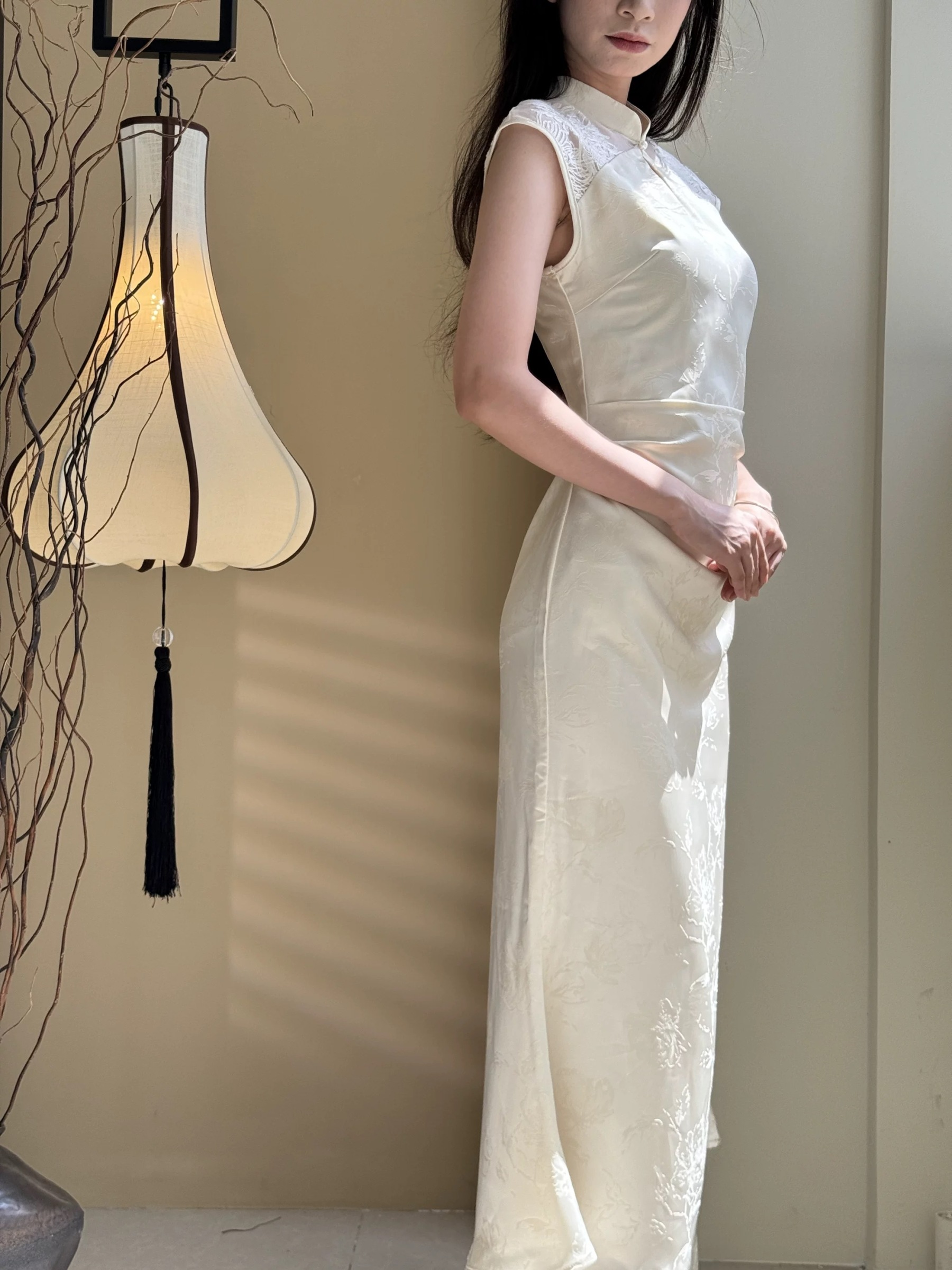 Ying Ju Sheer Shoulder Graceful Embroided A-Line Cheongsam-The Black Bow-