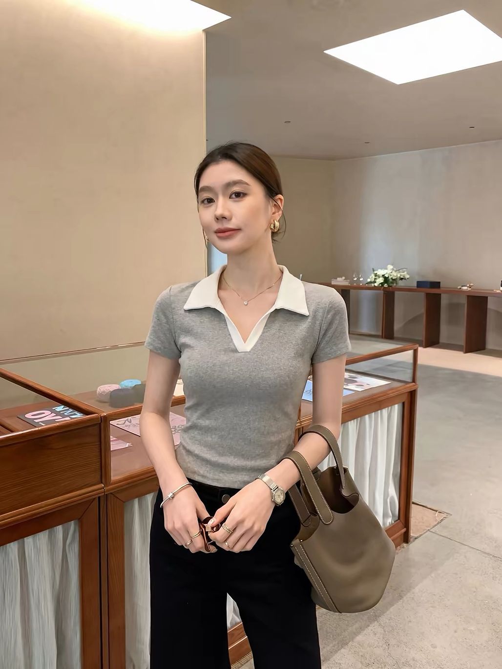 Dulcea Contrast-Collar Fitted Polo Top