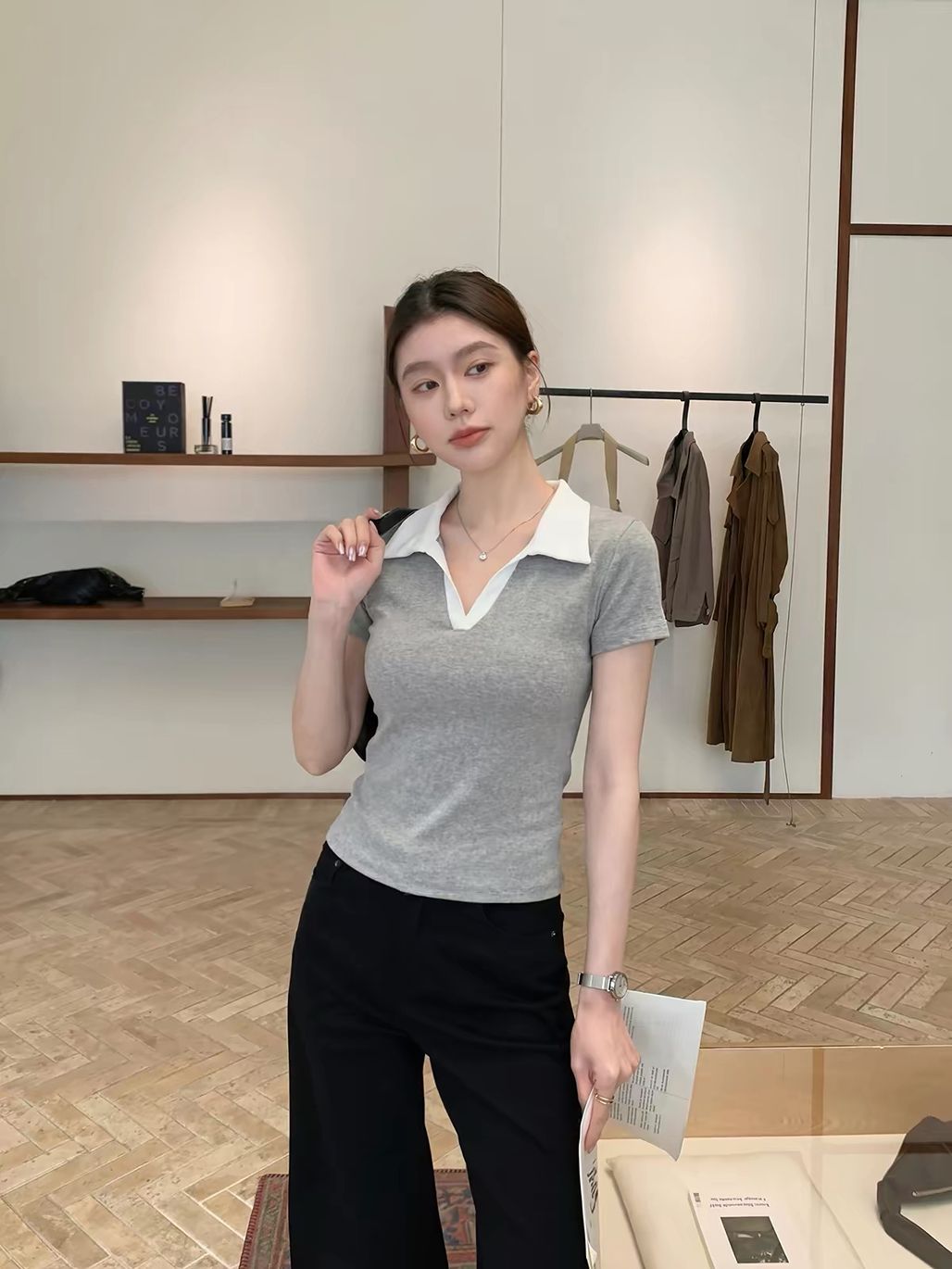Dulcea Contrast-Collar Fitted Polo Top