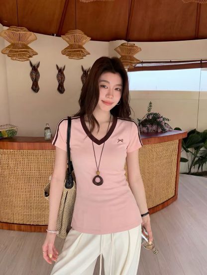 Daga Contrast-Trim Sporty V-Neck Tee