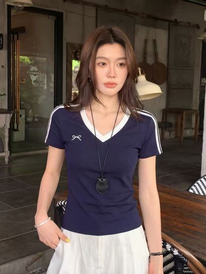 Daga Contrast-Trim Sporty V-Neck Tee