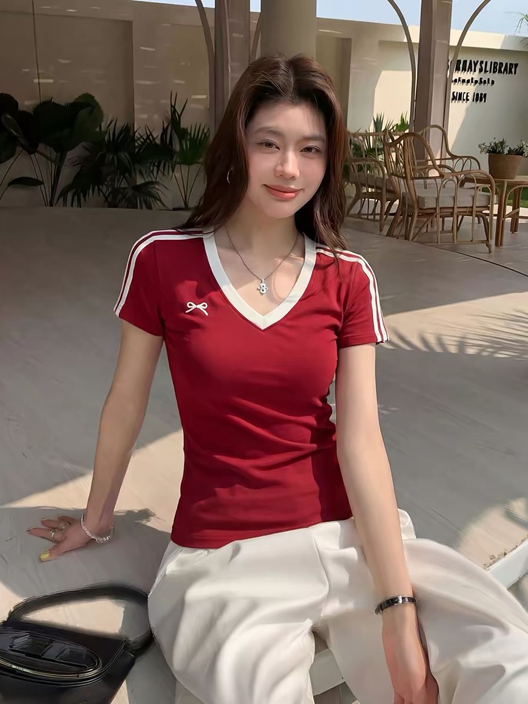 Daga Contrast-Trim Sporty V-Neck Tee
