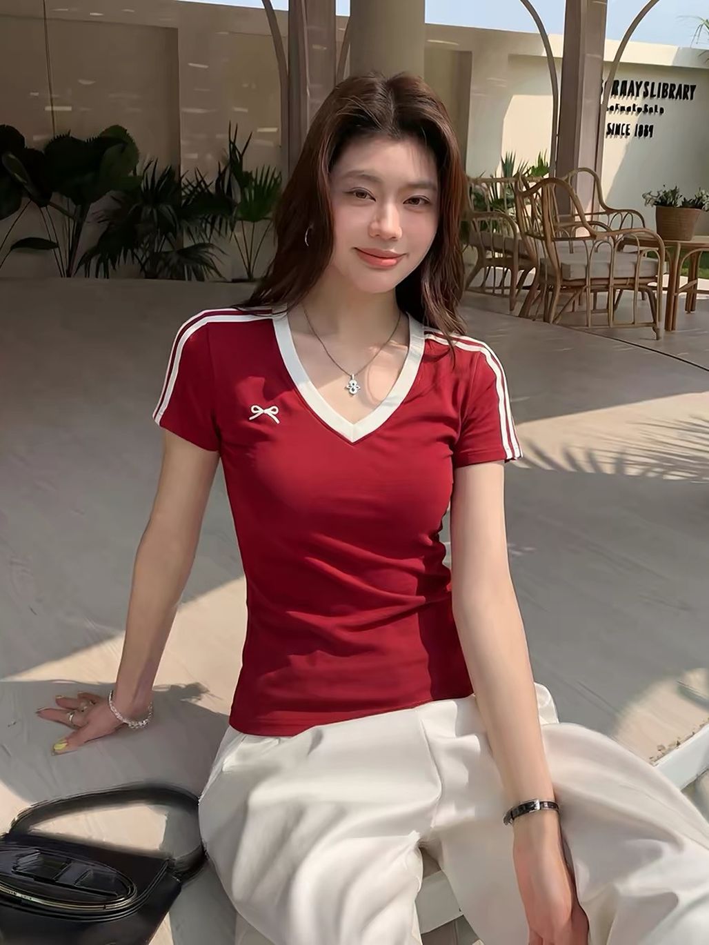 Daga Contrast-Trim Sporty V-Neck Tee