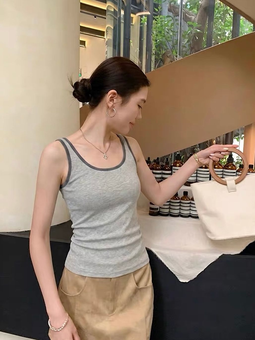Donna Contrast-Trim Singlet