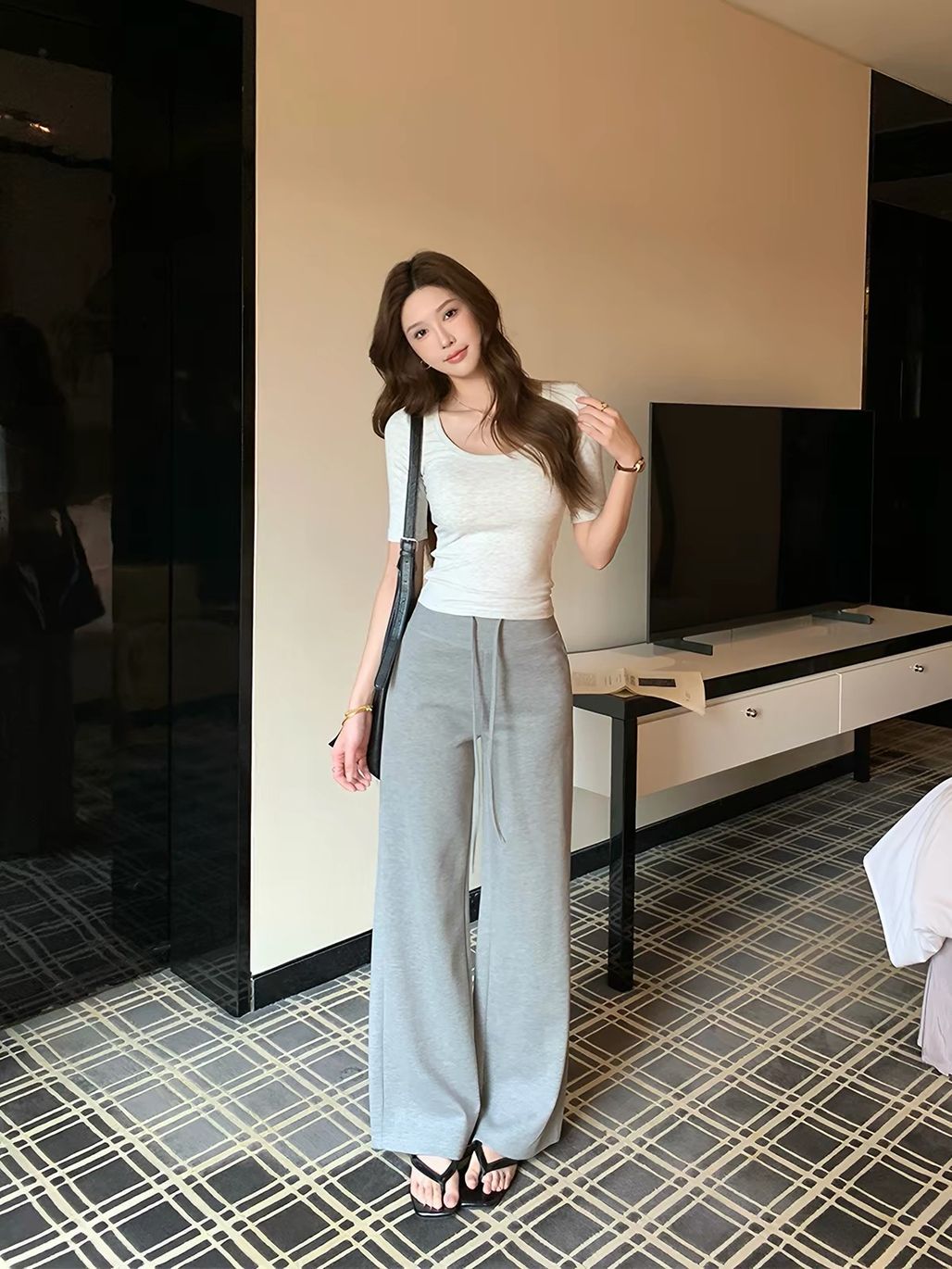 Diwata Mid-Sleeve Scoop-Neck Top