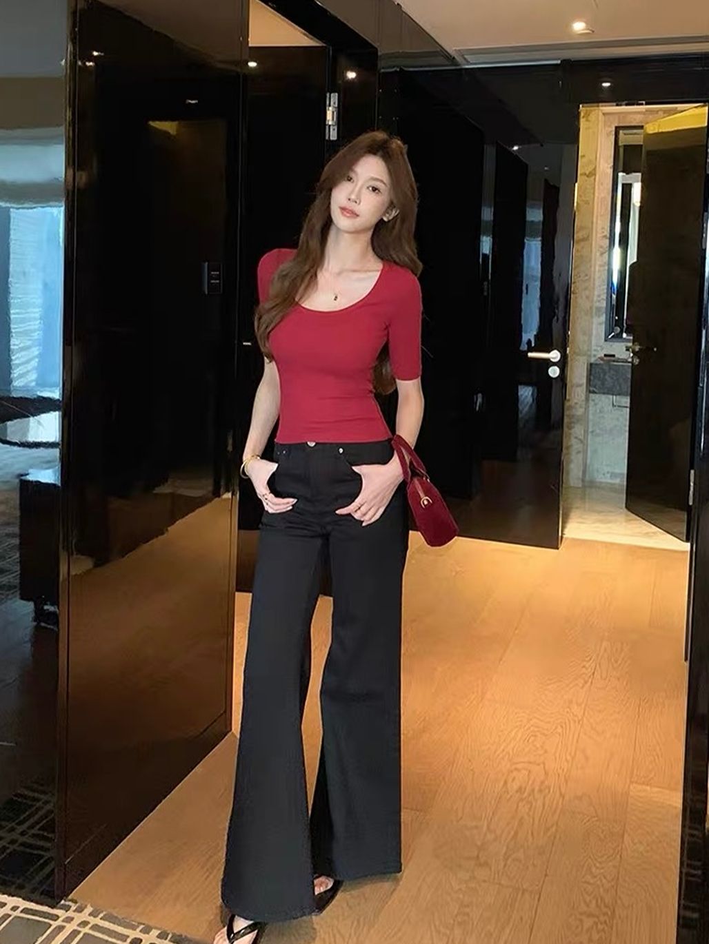 Diwata Mid-Sleeve Scoop-Neck Top