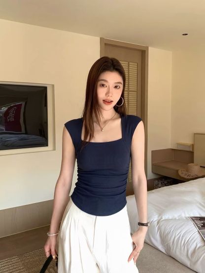 Dobby Queen Anne Neckline Waistline Knit Top